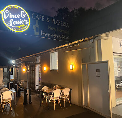 Vince & Louie's Café & Pizzeria